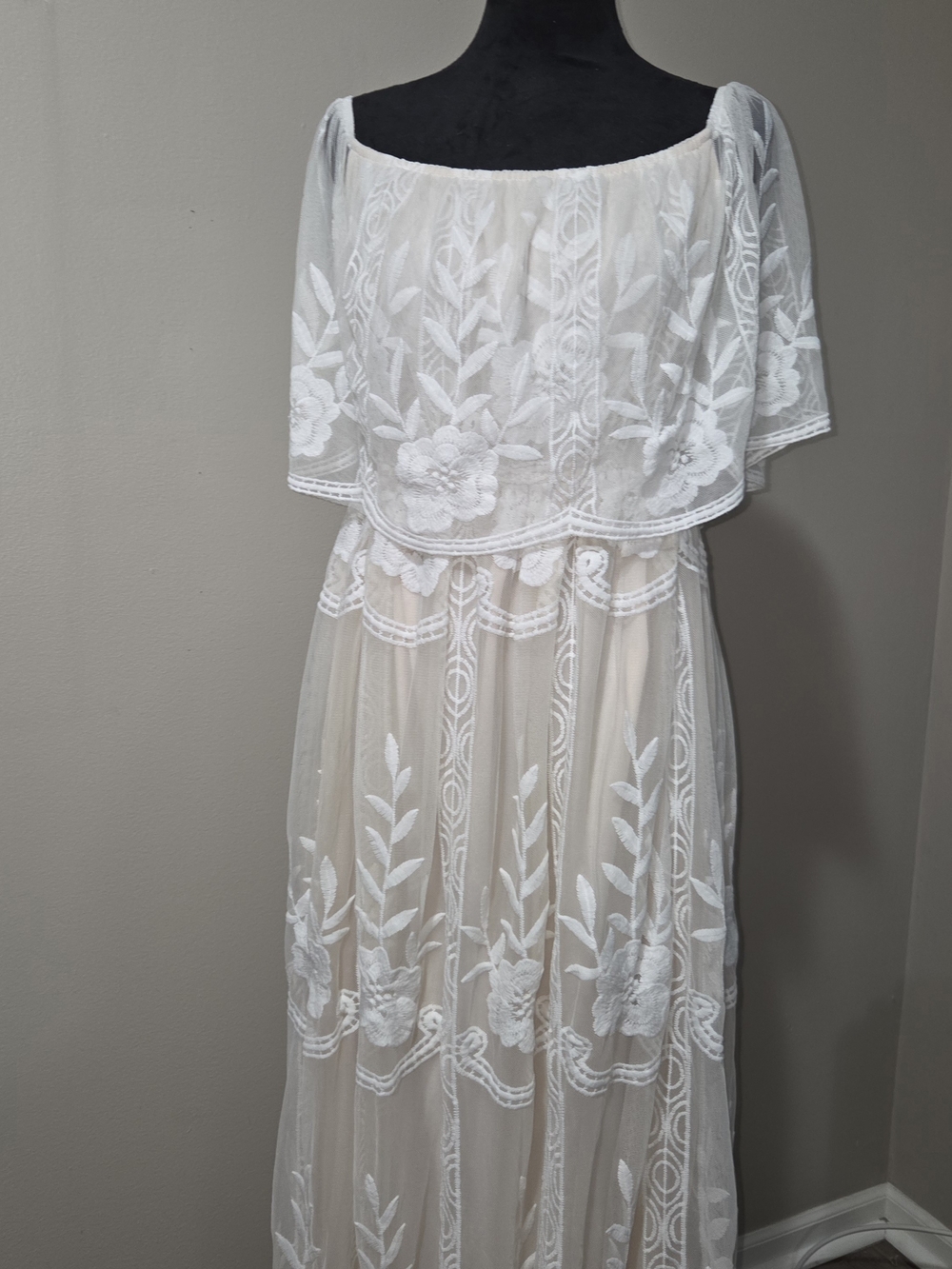 Baltic Born White Floral Embroidered Maxi Dress Size L
